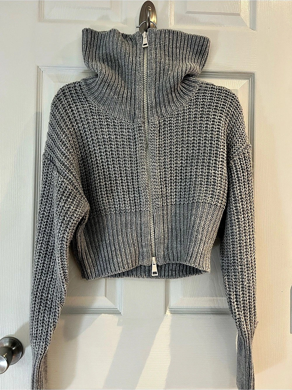 Urban Outfitters Gray Zip-Up Cowl Neck Sweater Size Small
